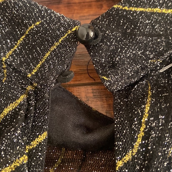 Gorgeous floor length halter top dress with a black lining - Picture 6 of 8